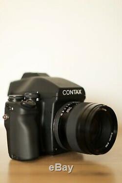 Contax 645 Medium format camera / Lens 80mm Zeiss / Grip Holder