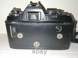 Nikon N2000 35mm SLR Film Camera NIKKOR 50mm 118 Accessories Lens Case