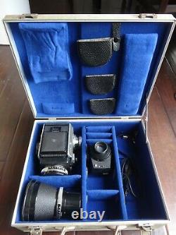 ROLLEI ROLLEIFLEX SL66 With CARL ZEISS PLANAR 80MM F2.8 LENS AND ACCESSORIES