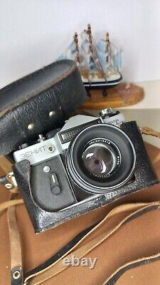 SLR Film Camera 35mm Zenit E Helios-44-2 M42 Lens Vintage USSR used Working phot