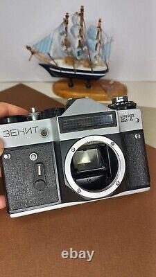 SLR Film Camera 35mm Zenit E Helios-44-2 M42 Lens Vintage USSR used Working phot