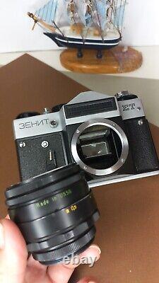 SLR Film Camera 35mm Zenit E Helios-44-2 M42 Lens Vintage USSR used Working phot