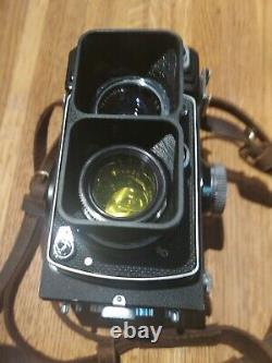 Yashica Mat-124 camera. Lens hood, cover, C/U lense set, filters, fully working